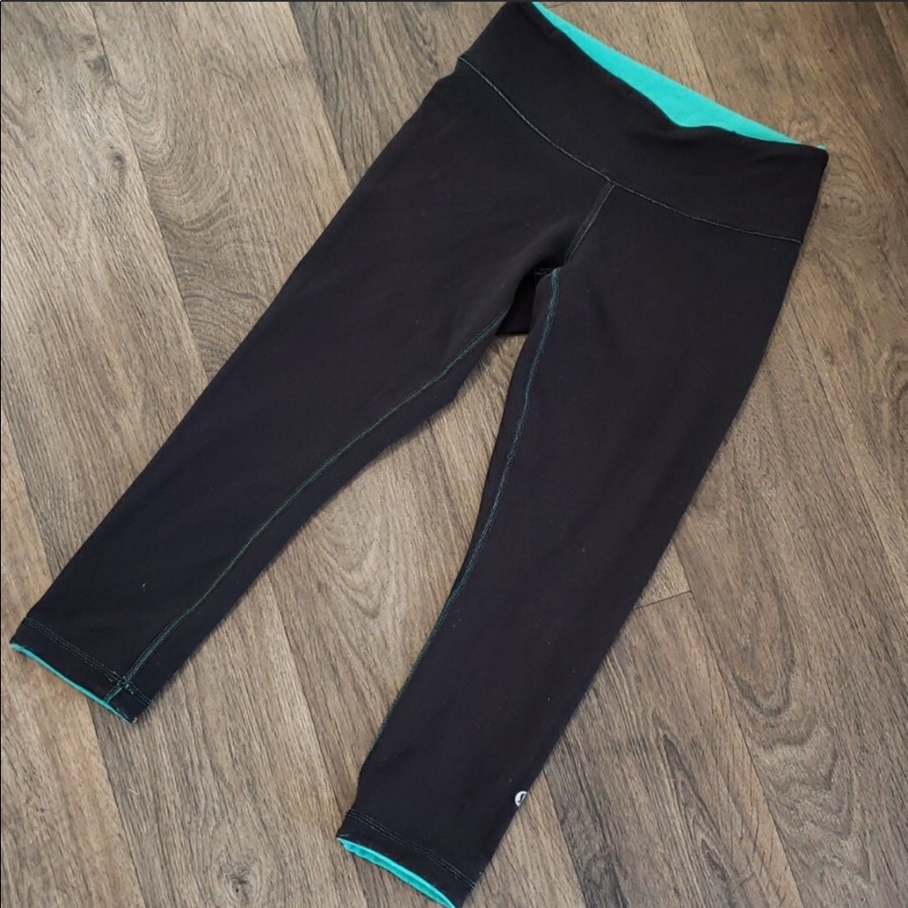 Lululemon Reversible crops